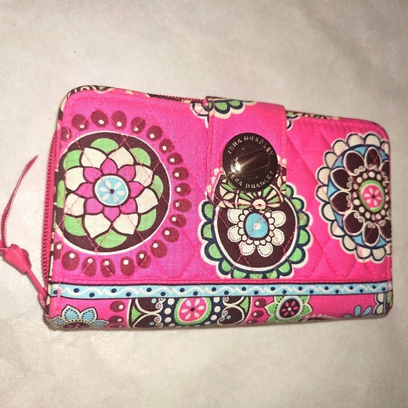 Vera Bradley Handbags - NWOT VERA BRADLEY BIFOLD LONG WALLET